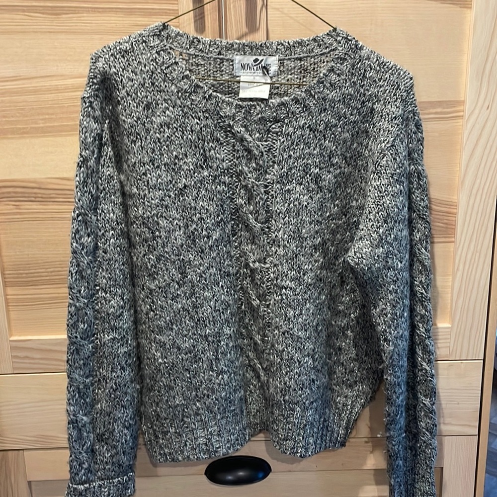 Vintage wool sweater black and white